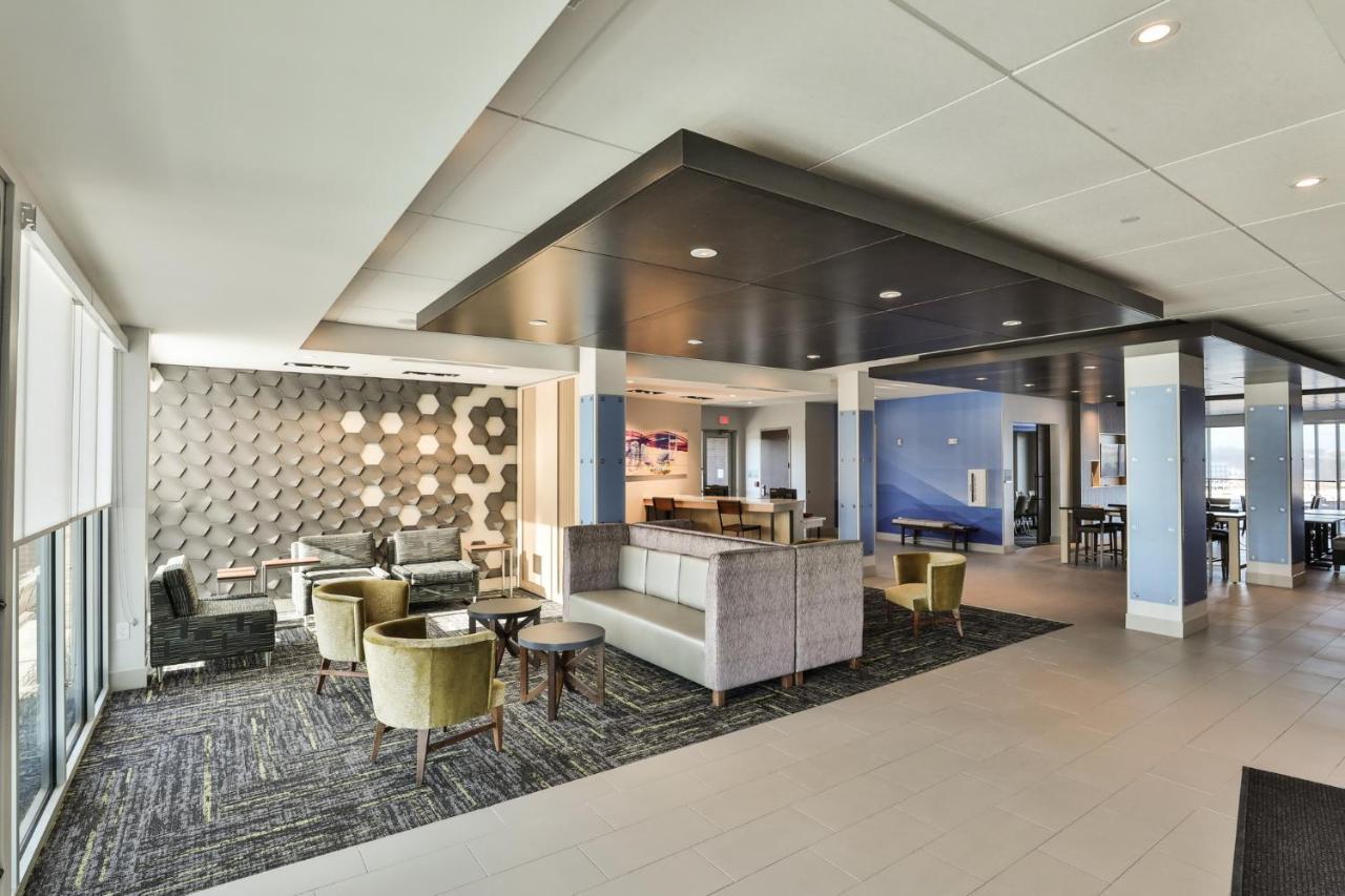 Holiday Inn Express & Suites - Nashville Metrocenter Downtown By Ihg Exterior foto
